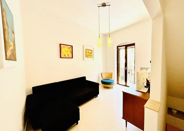 Santa Scolastica Apartamento *