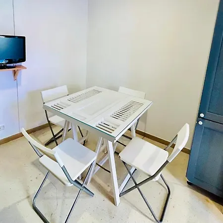 Santa Scolastica باري